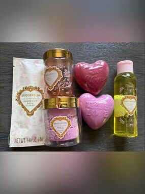 Bridgerton Pink & Purple Bath Bomb Duo and Bath Oil Set